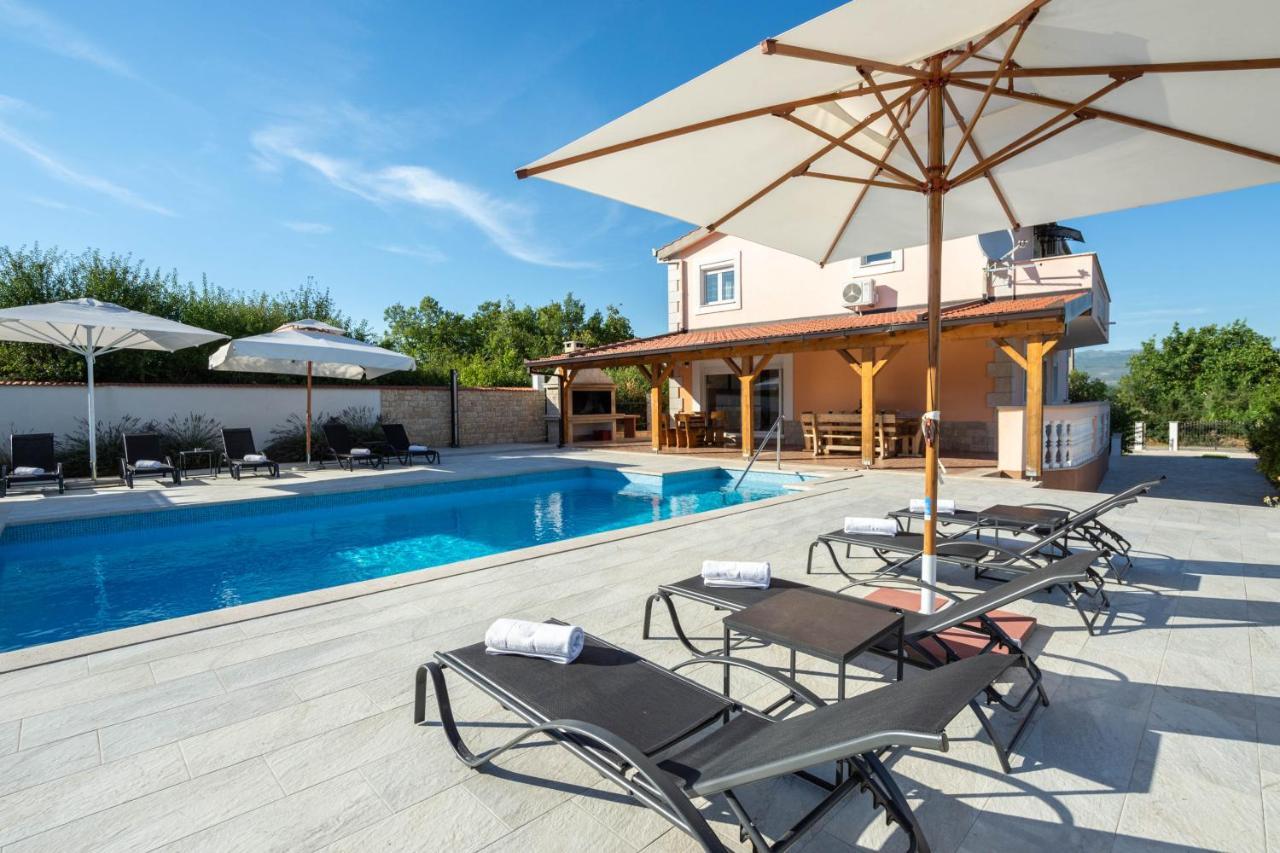 Vacation Villa Matic With 7 Bedrooms 신 외부 사진