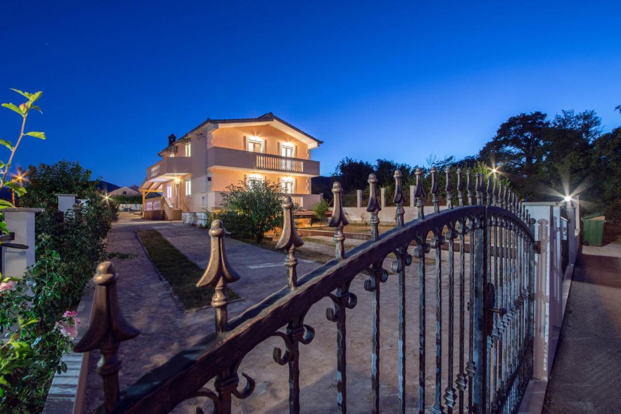 Vacation Villa Matic With 7 Bedrooms 신 외부 사진