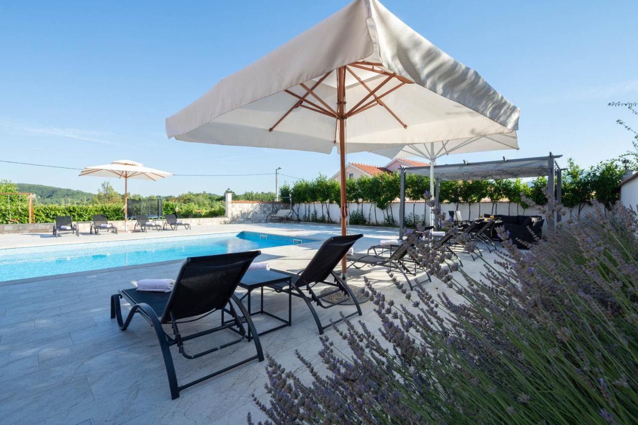 Vacation Villa Matic With 7 Bedrooms 신 외부 사진