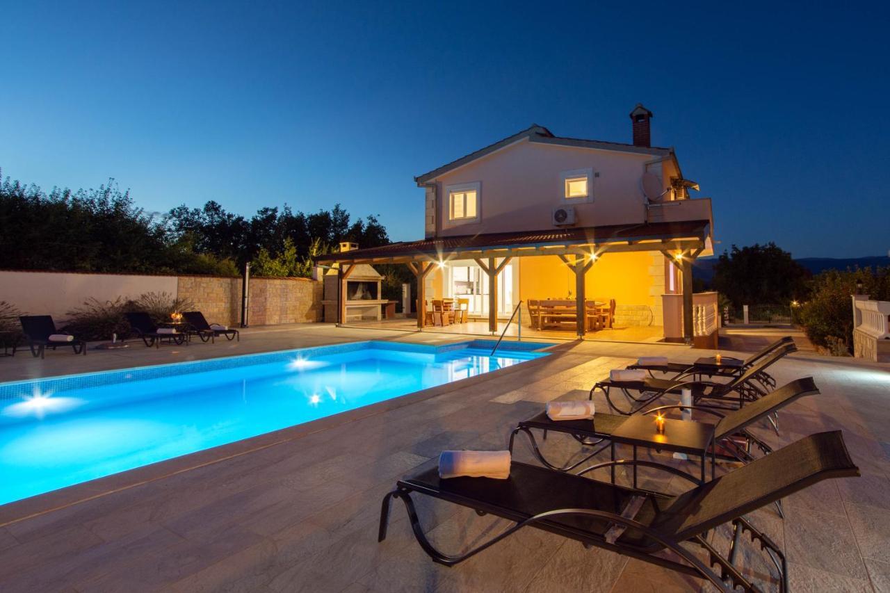 Vacation Villa Matic With 7 Bedrooms 신 외부 사진