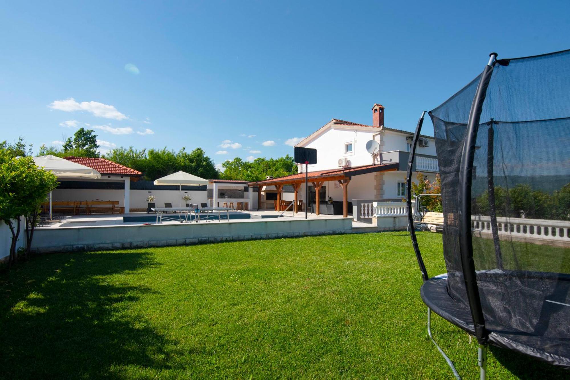 Vacation Villa Matic With 7 Bedrooms 신 외부 사진