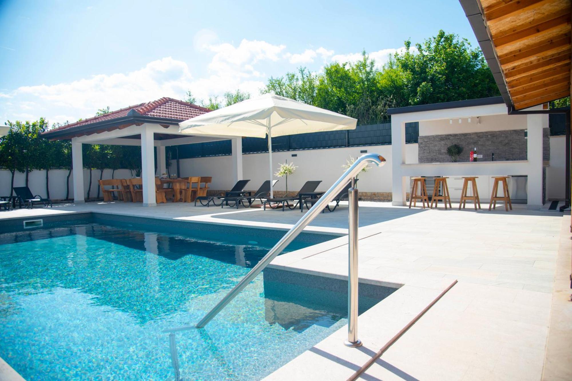 Vacation Villa Matic With 7 Bedrooms 신 외부 사진