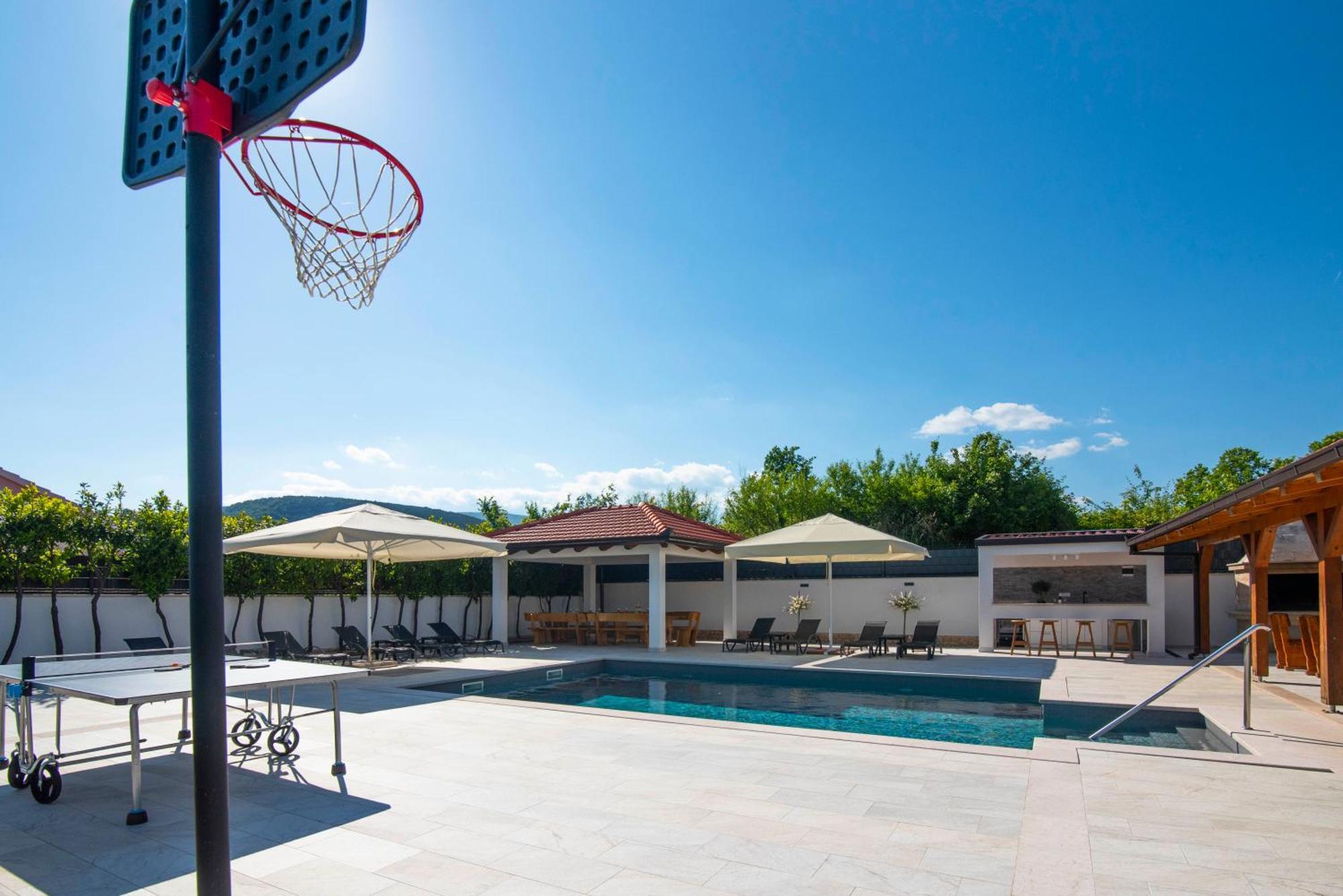 Vacation Villa Matic With 7 Bedrooms 신 외부 사진